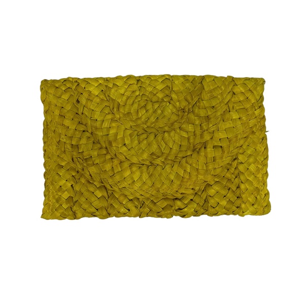 NEW Womens Solid Color Straw Magnetic Clutch Bag in bright yellow - Picture 2 of 8